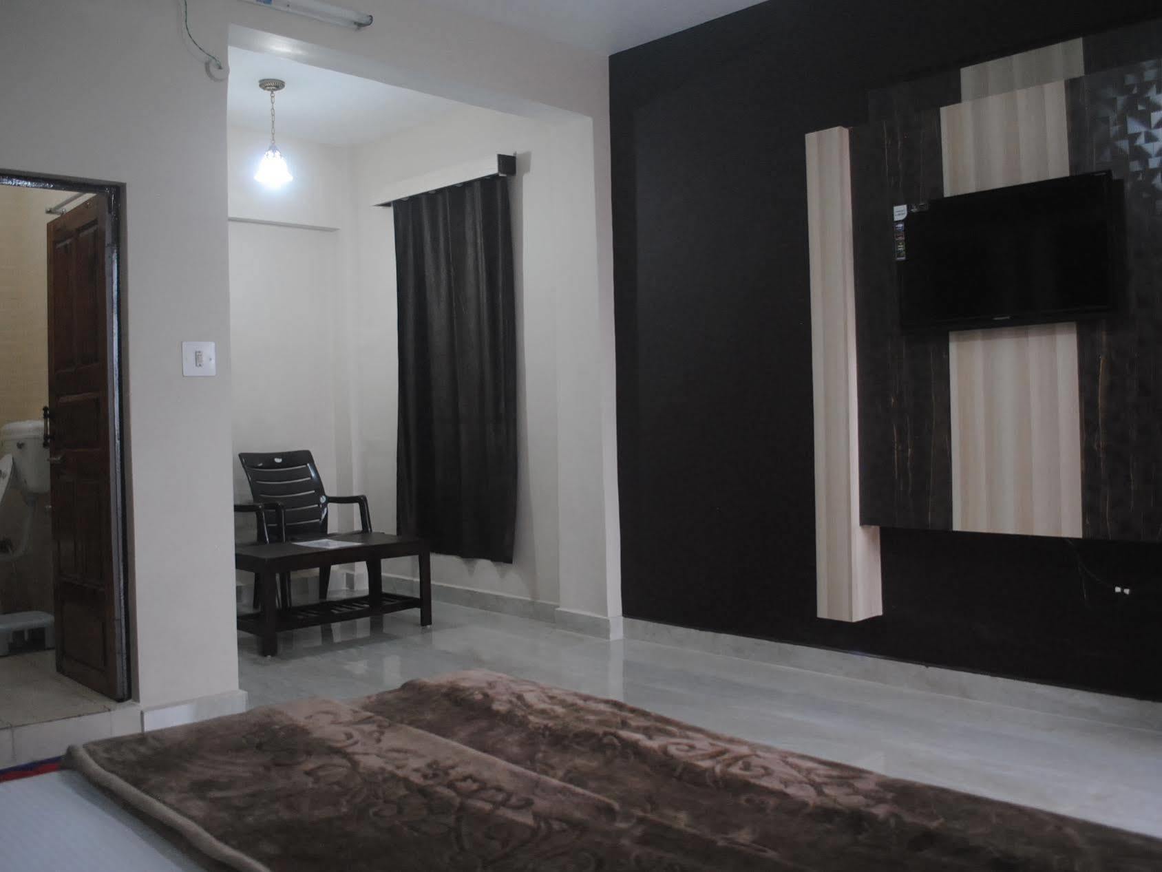 דרמסאלה Dharamkot Inn מראה חיצוני תמונה