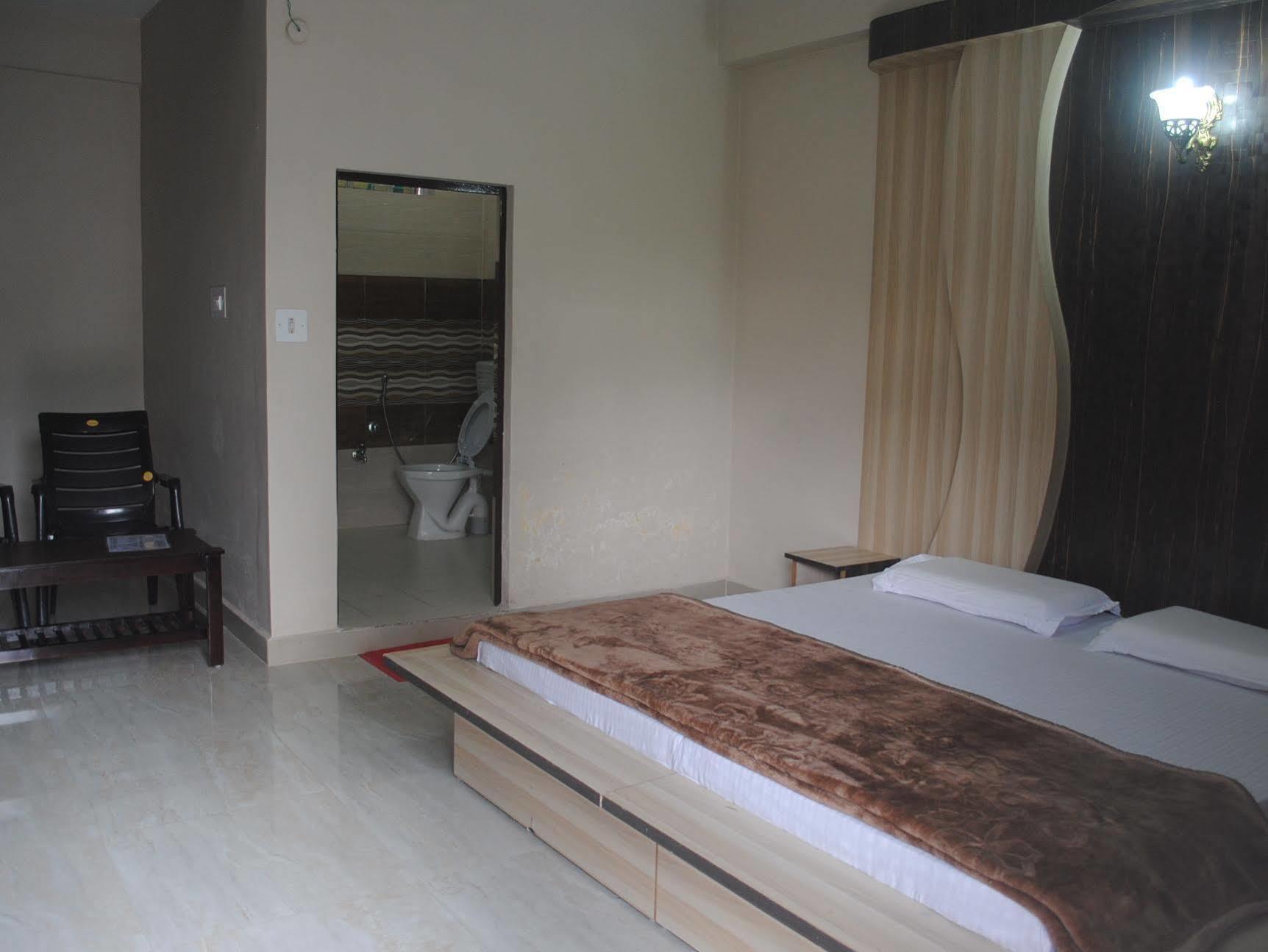 דרמסאלה Dharamkot Inn מראה חיצוני תמונה