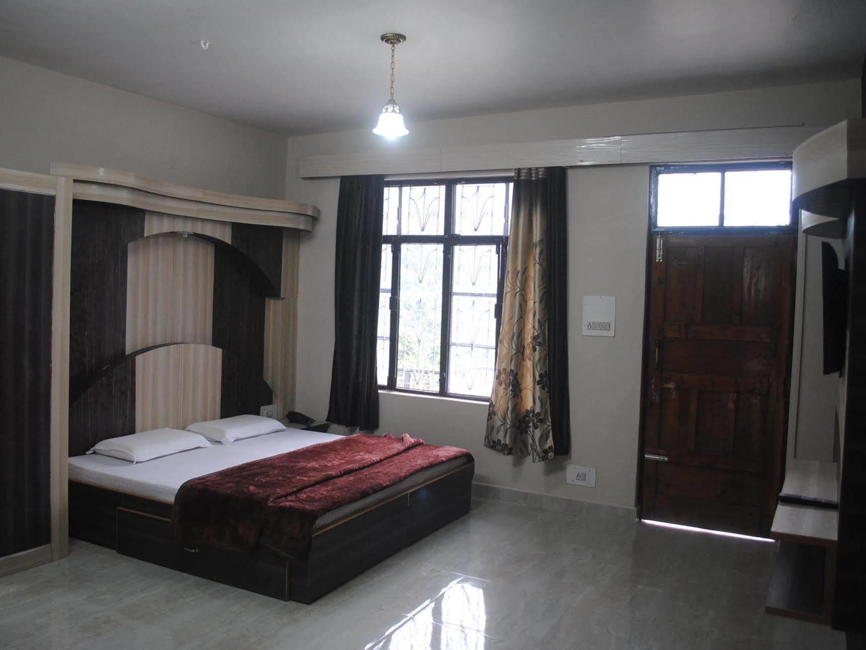 דרמסאלה Dharamkot Inn מראה חיצוני תמונה