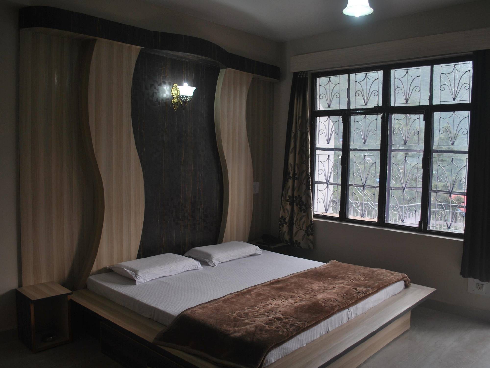 דרמסאלה Dharamkot Inn מראה חיצוני תמונה